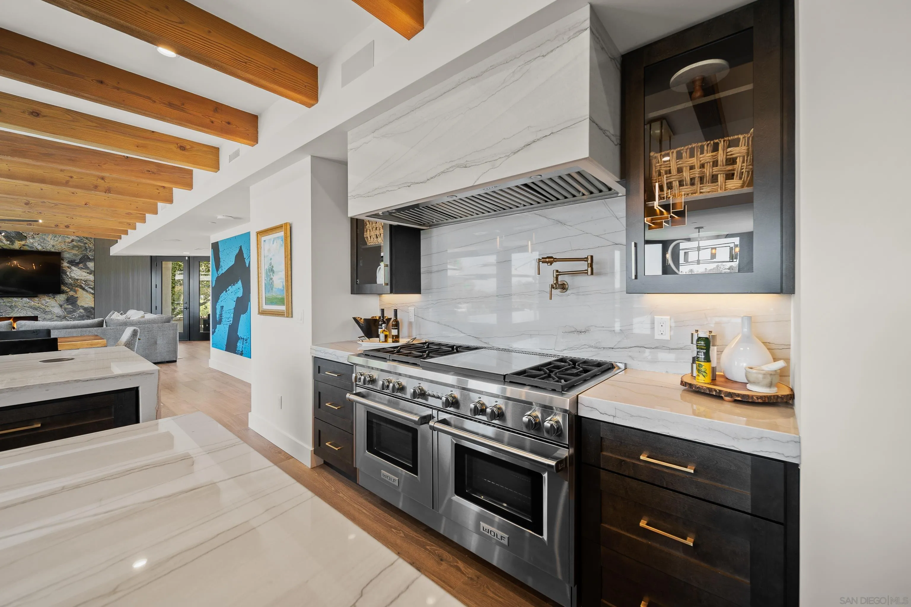 5465 Avenida Maravillas