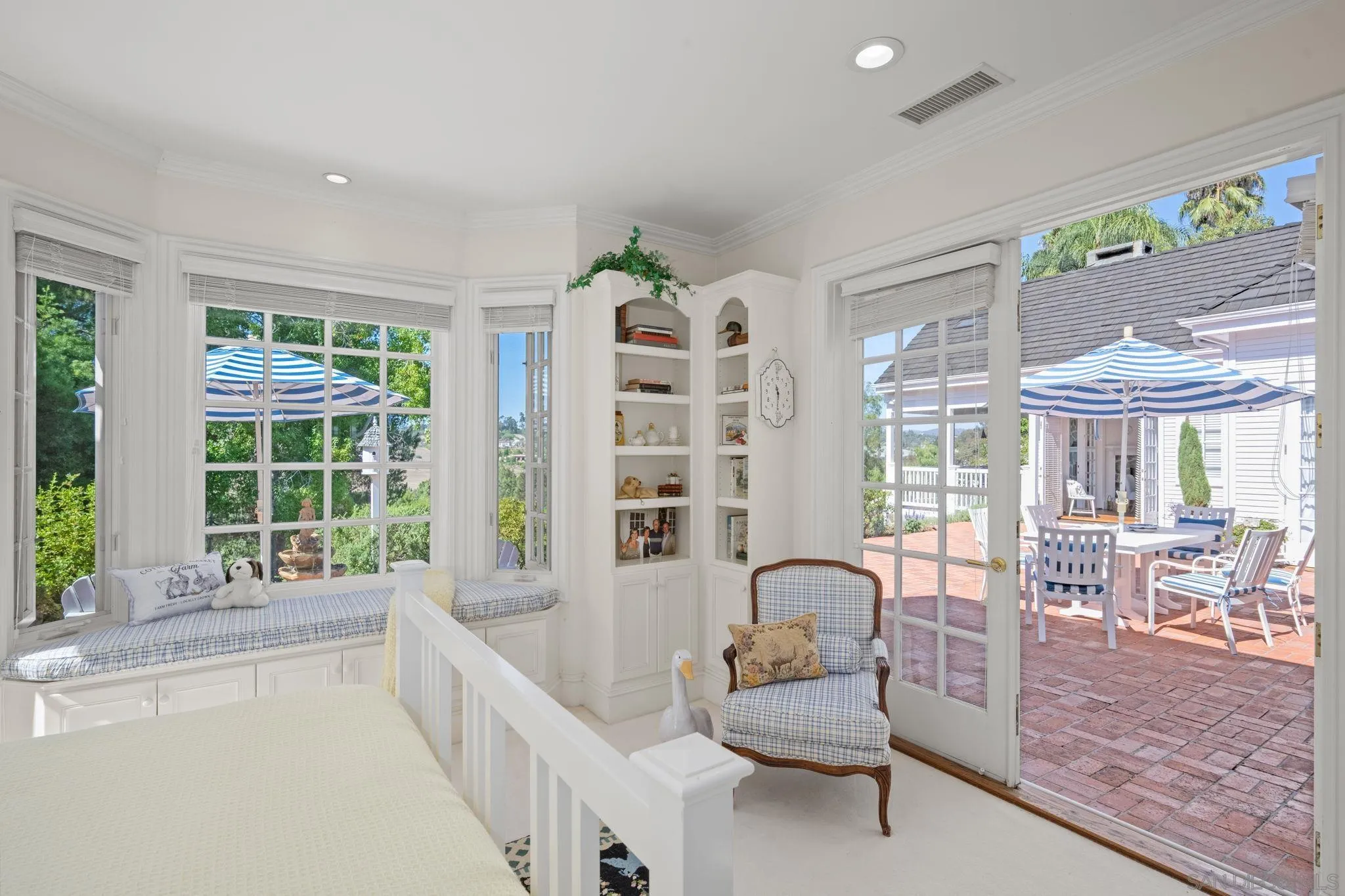 5618 Loma Verde Dr