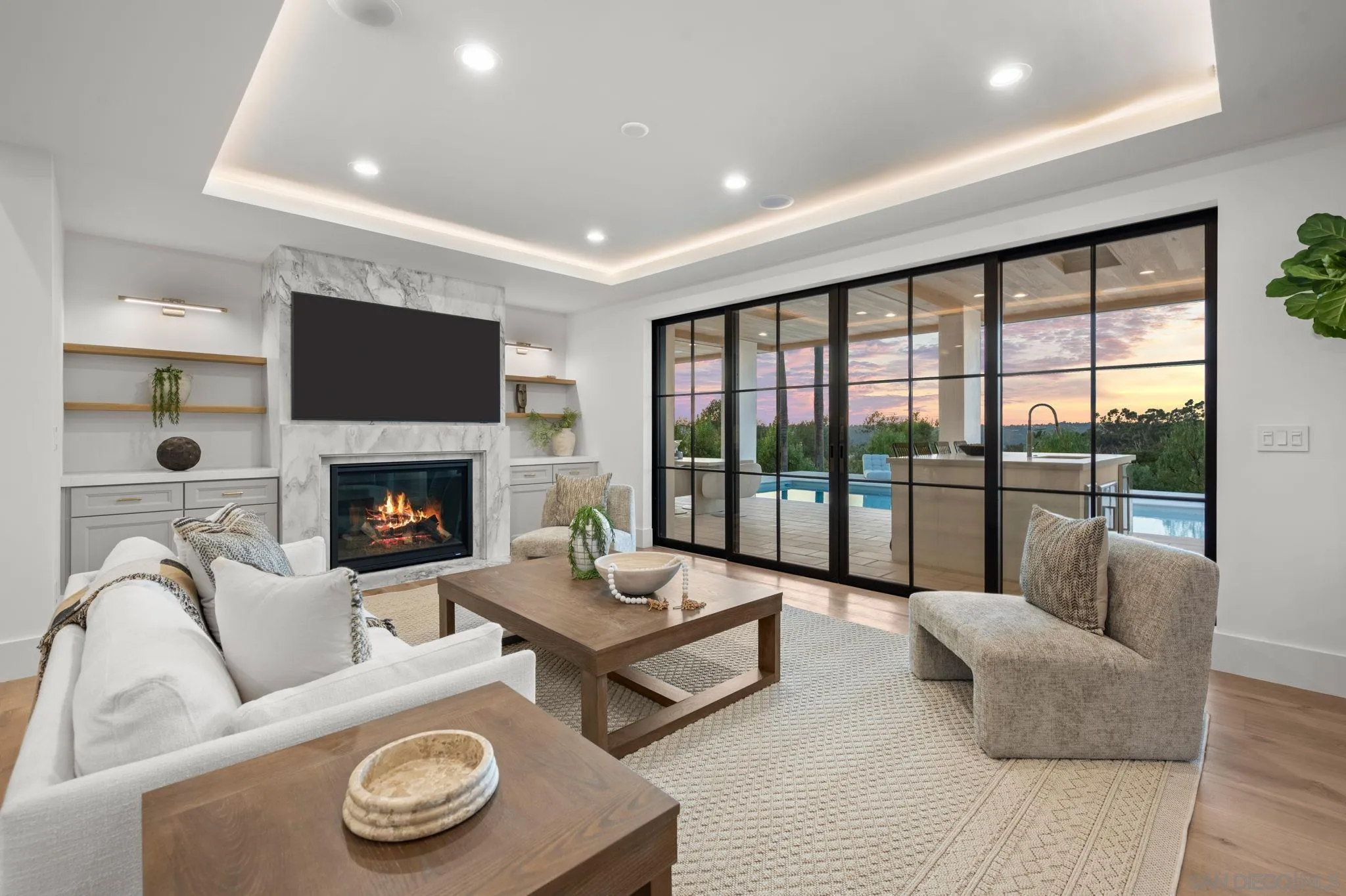 6067 Paseo Valencia