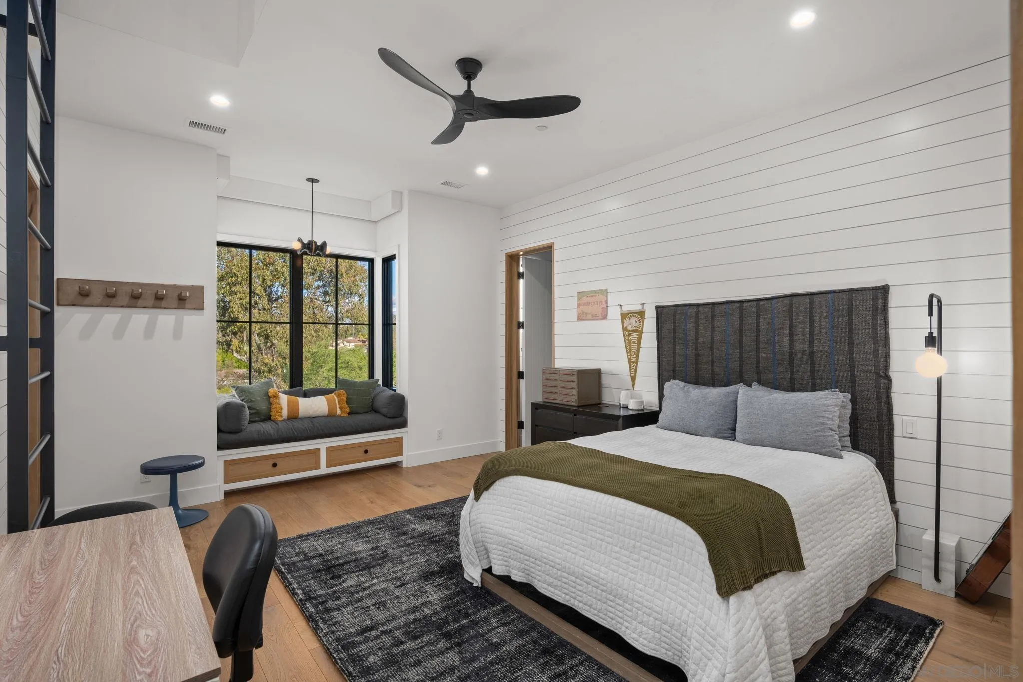 15550 El Camino Real