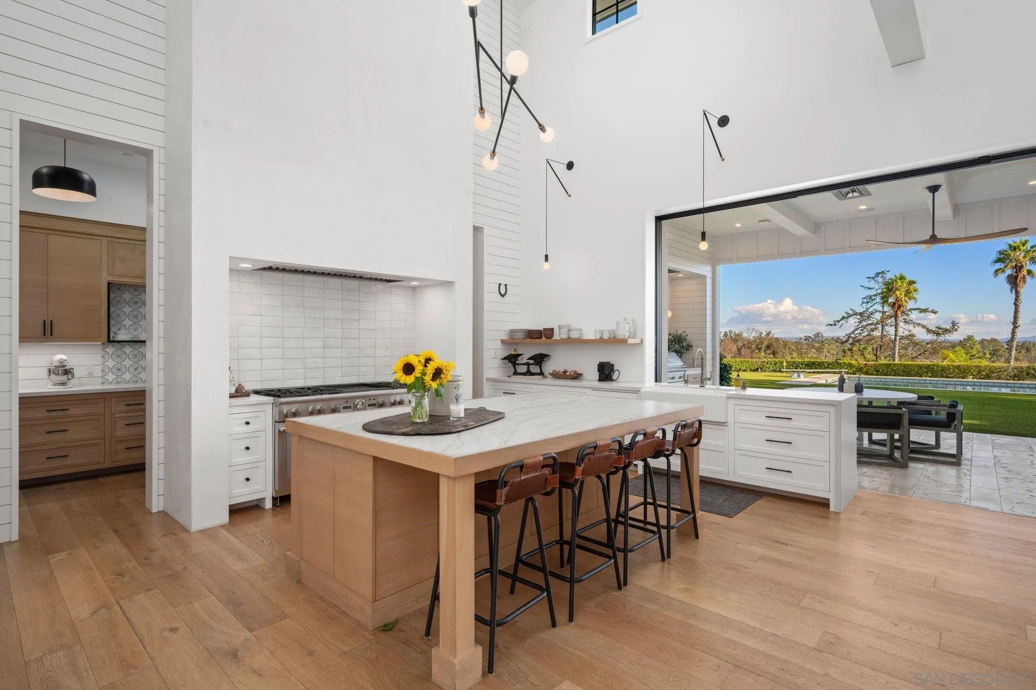 15550 El Camino Real