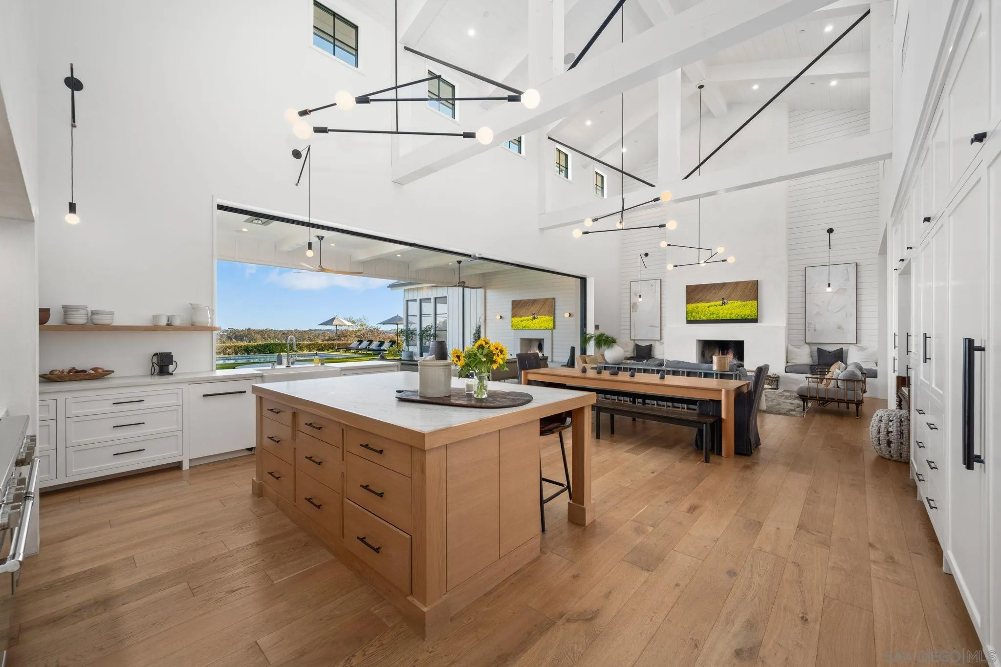 15550 El Camino Real