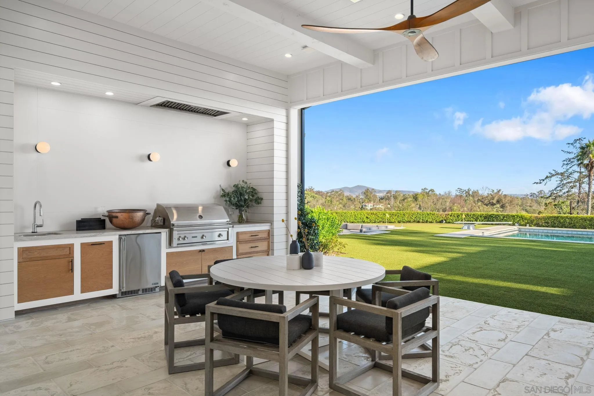 15550 El Camino Real