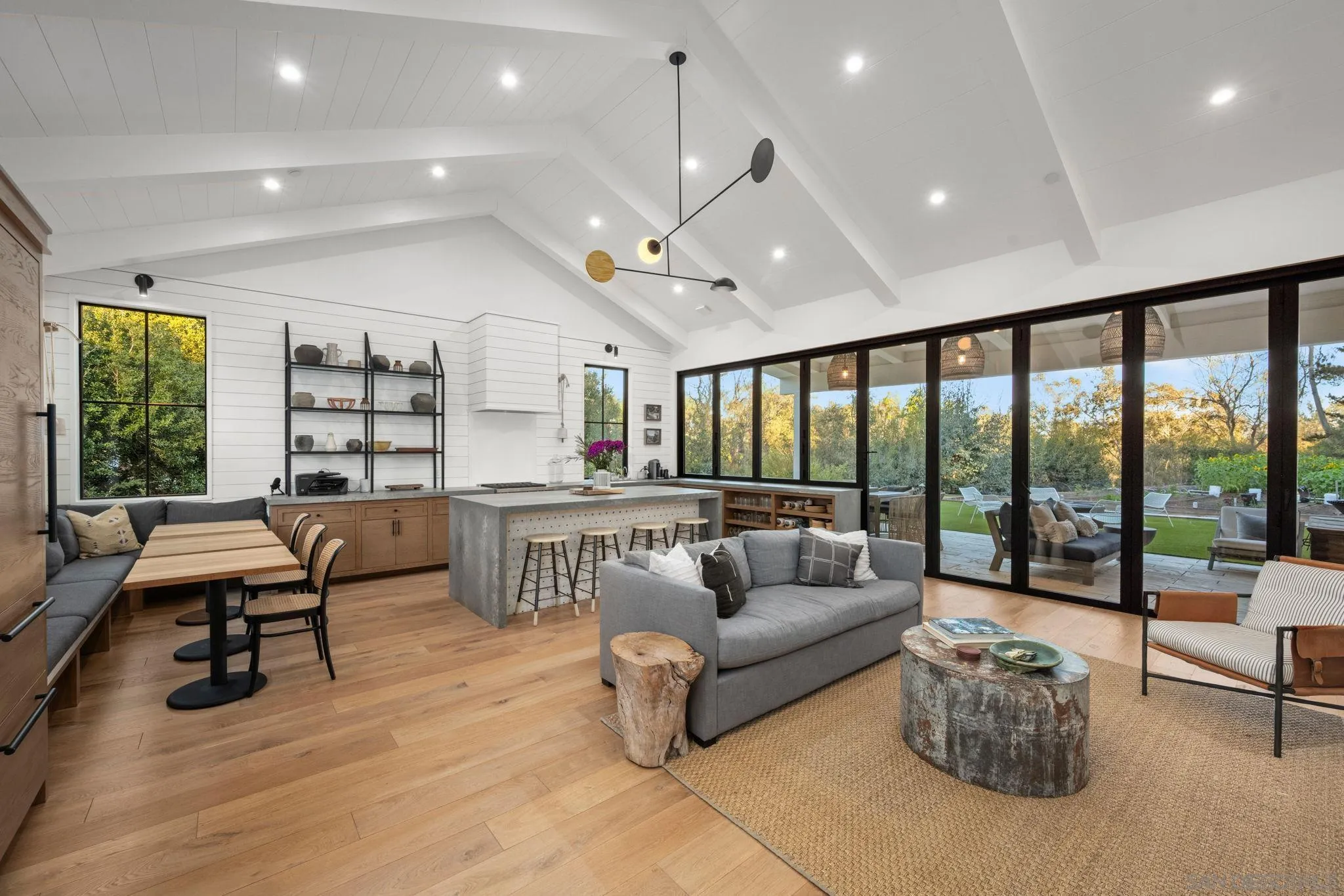 15550 El Camino Real