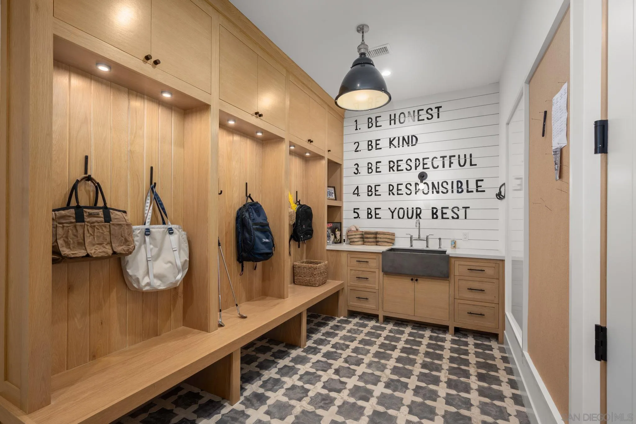 15550 El Camino Real