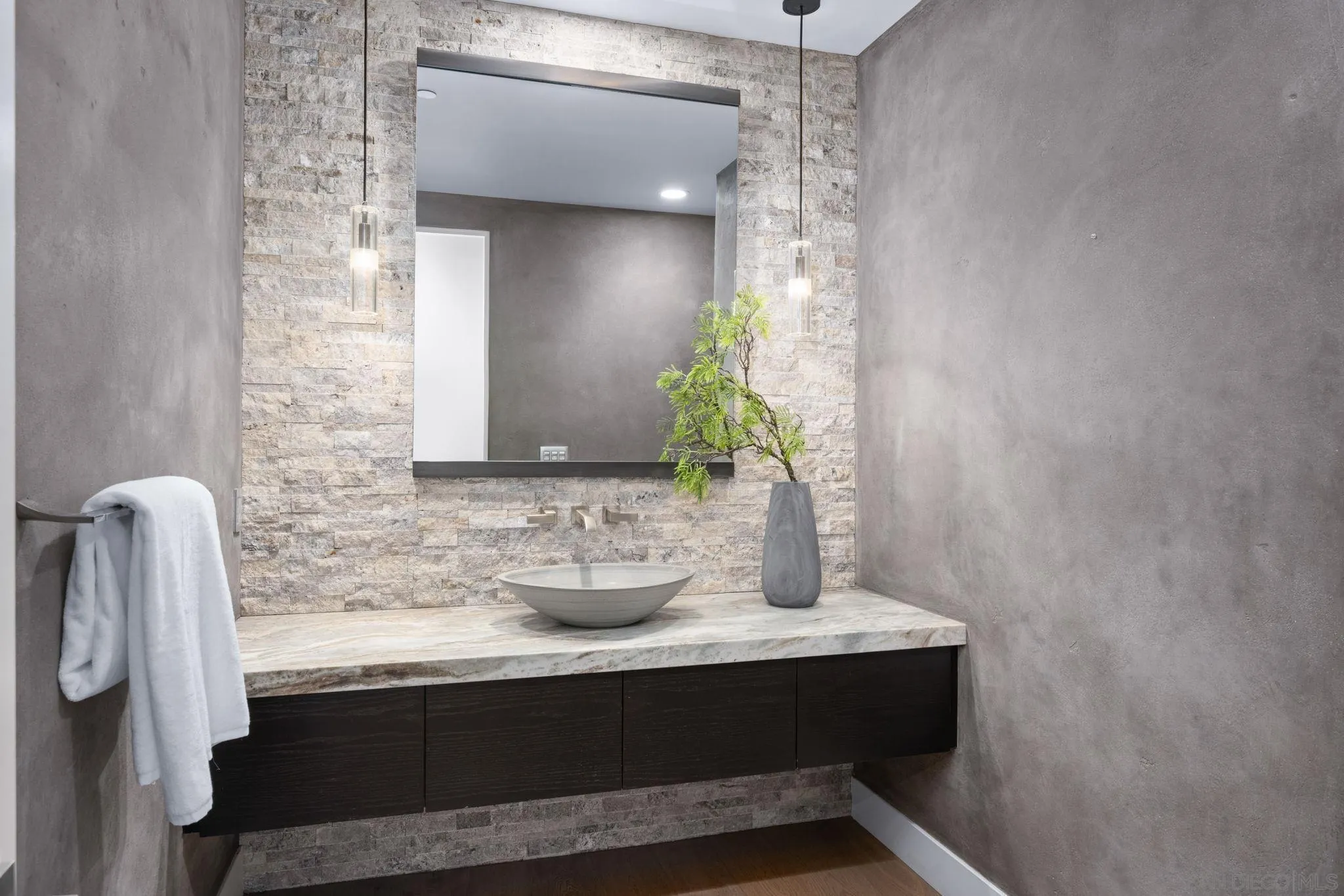 6968 Saint Andrews Rd