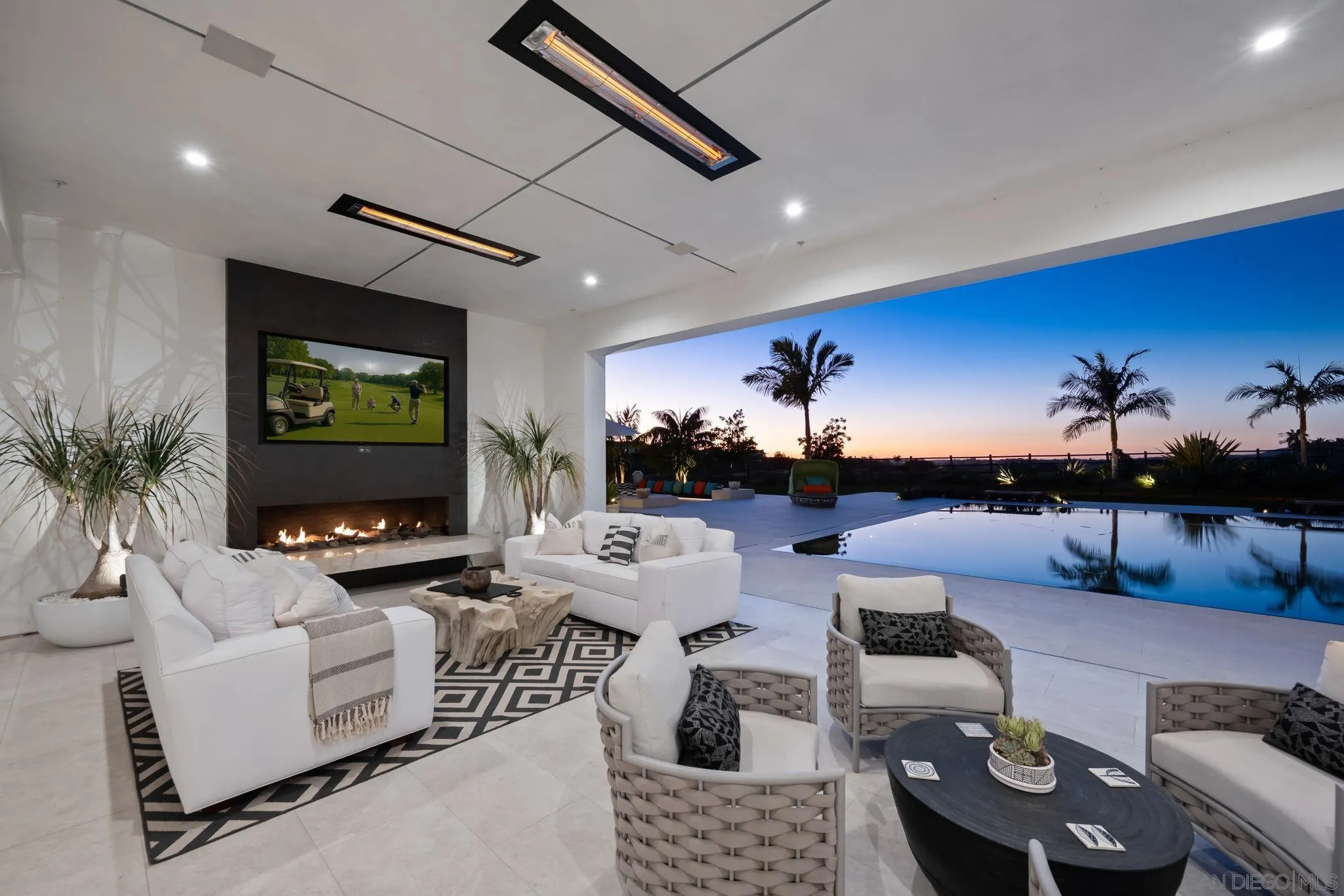 16786-88 Calle Hermosa