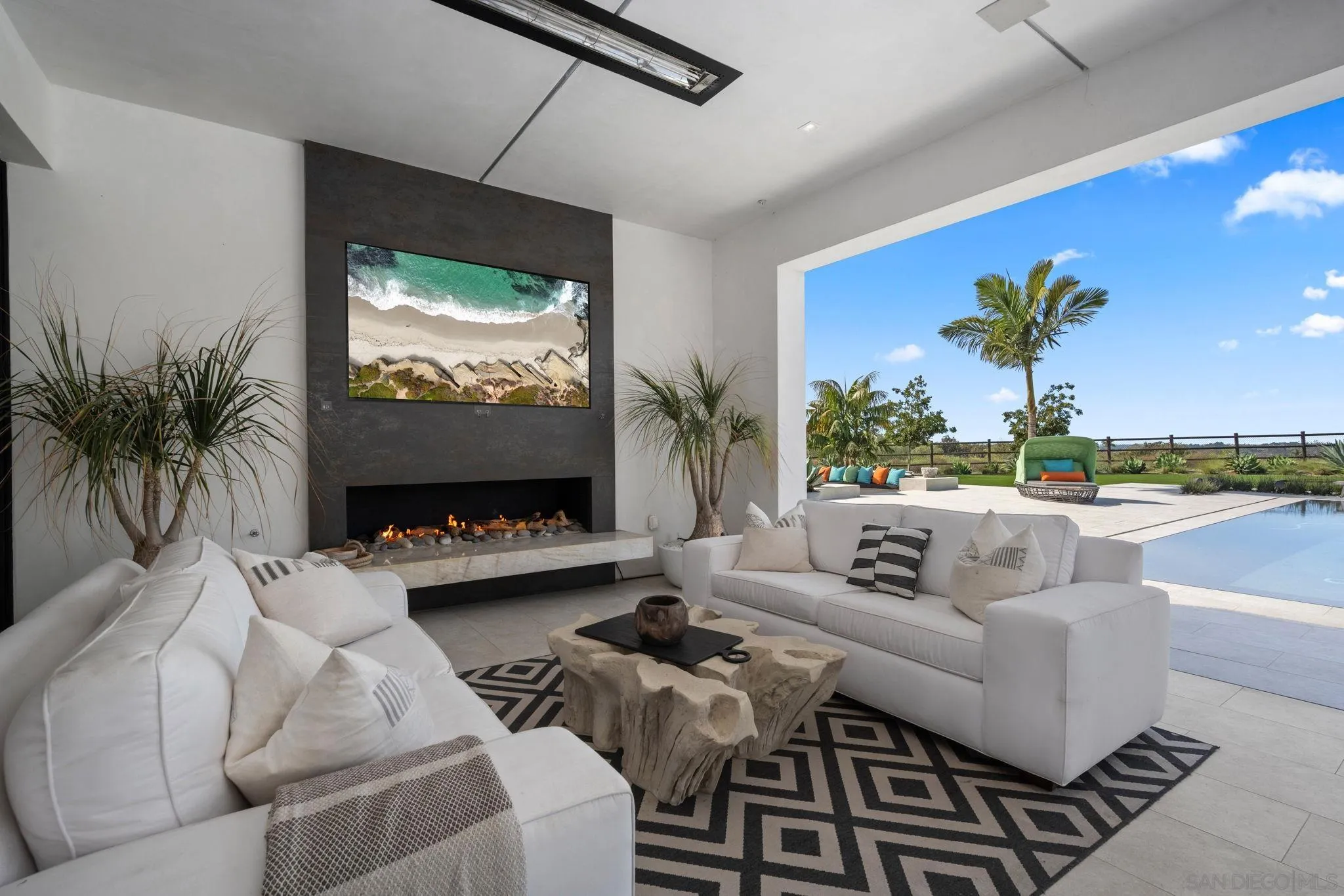 16786-88 Calle Hermosa