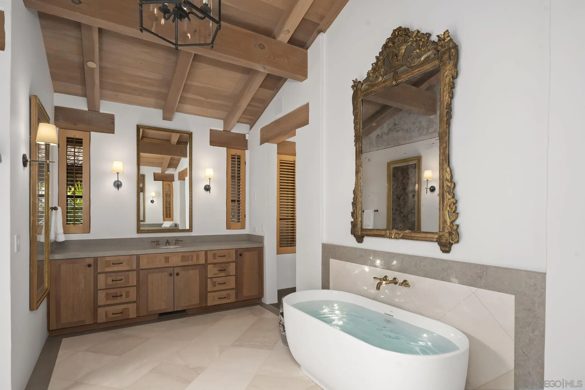 6002 Paseo Valencia