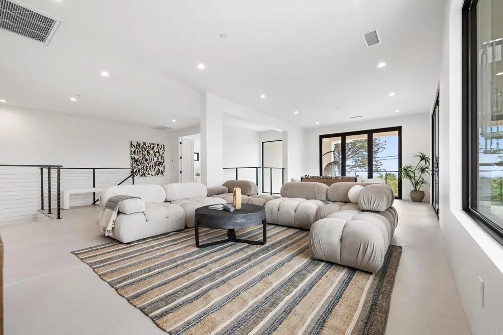 3794 Highland Drive