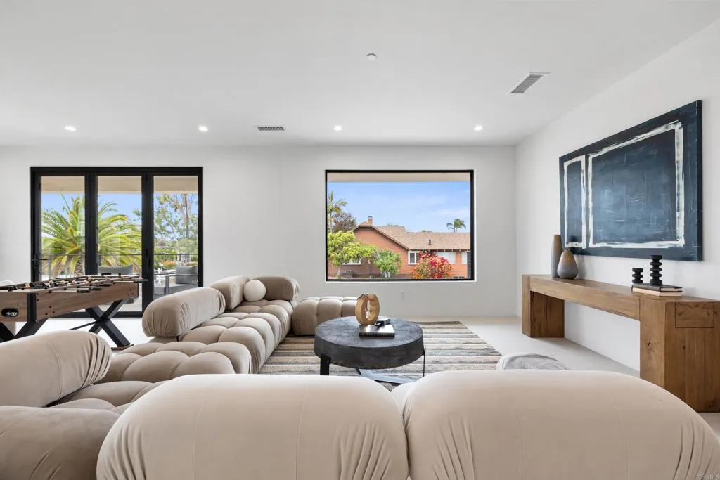 3794 Highland Drive