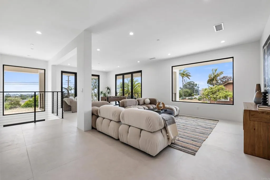 3794 Highland Drive