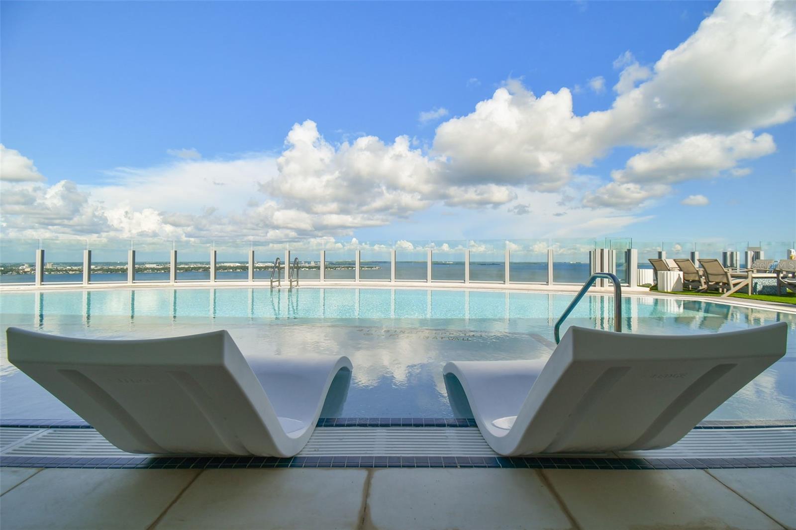 2910 W BARCELONA ST #802