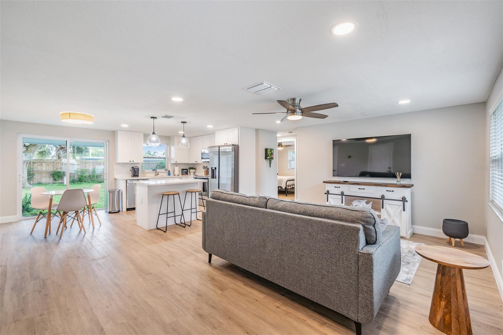 8484 LANTANA DR