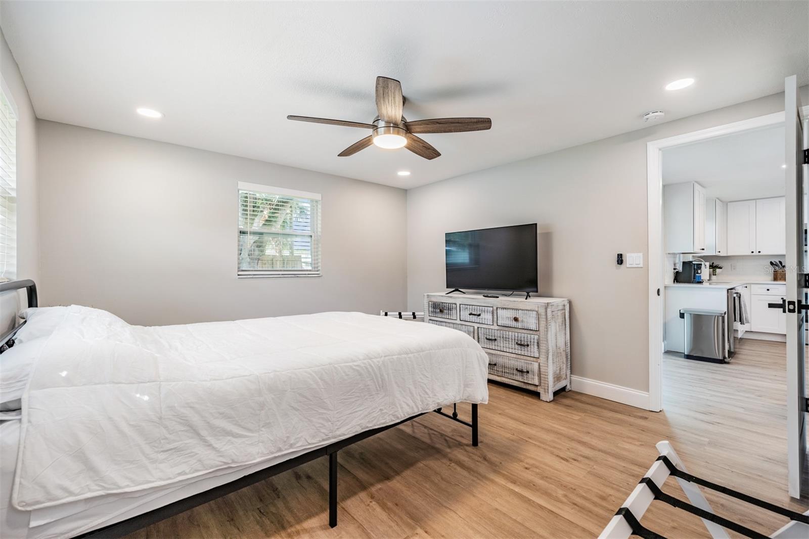 8484 LANTANA DR