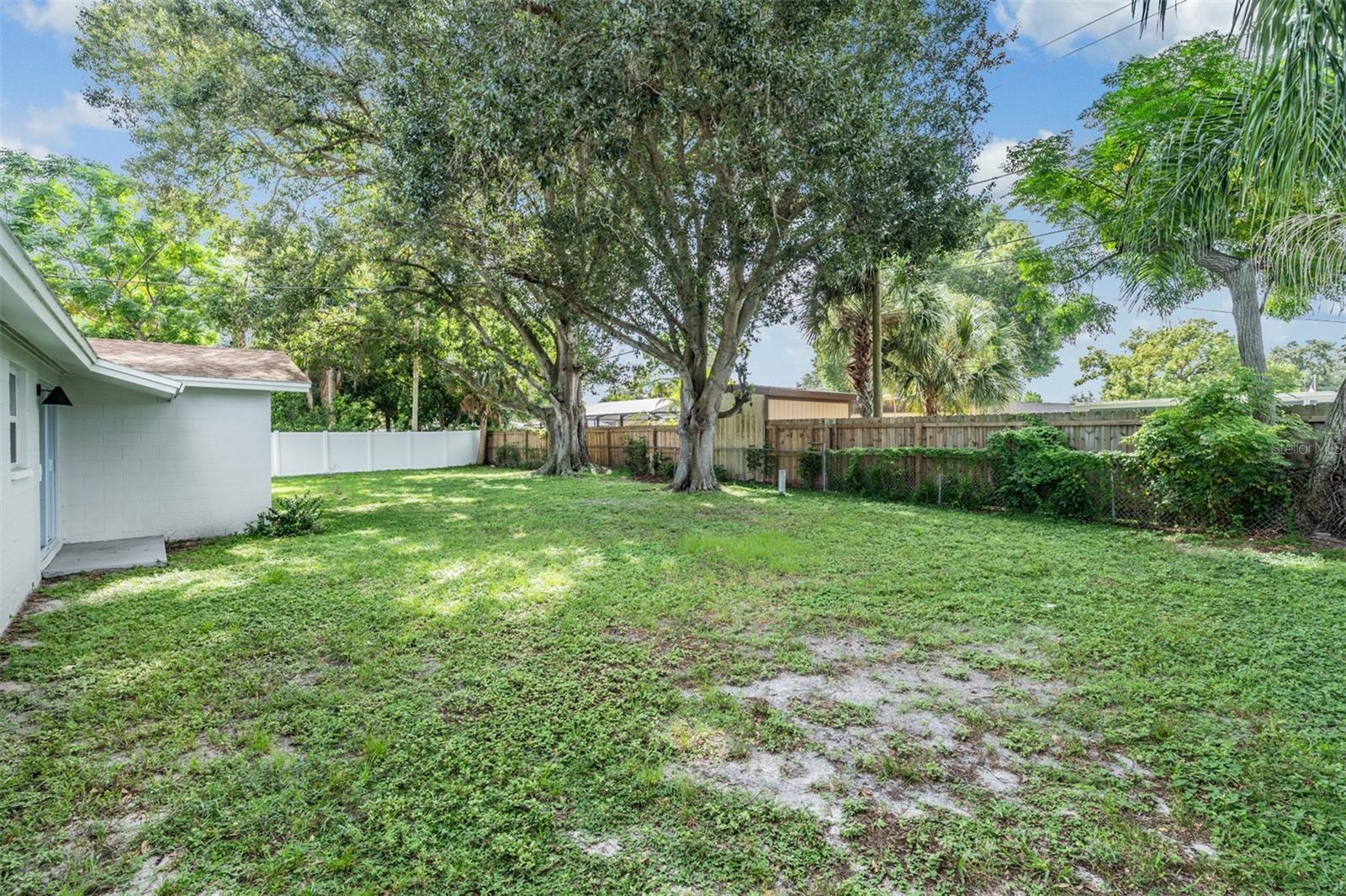 8484 LANTANA DR