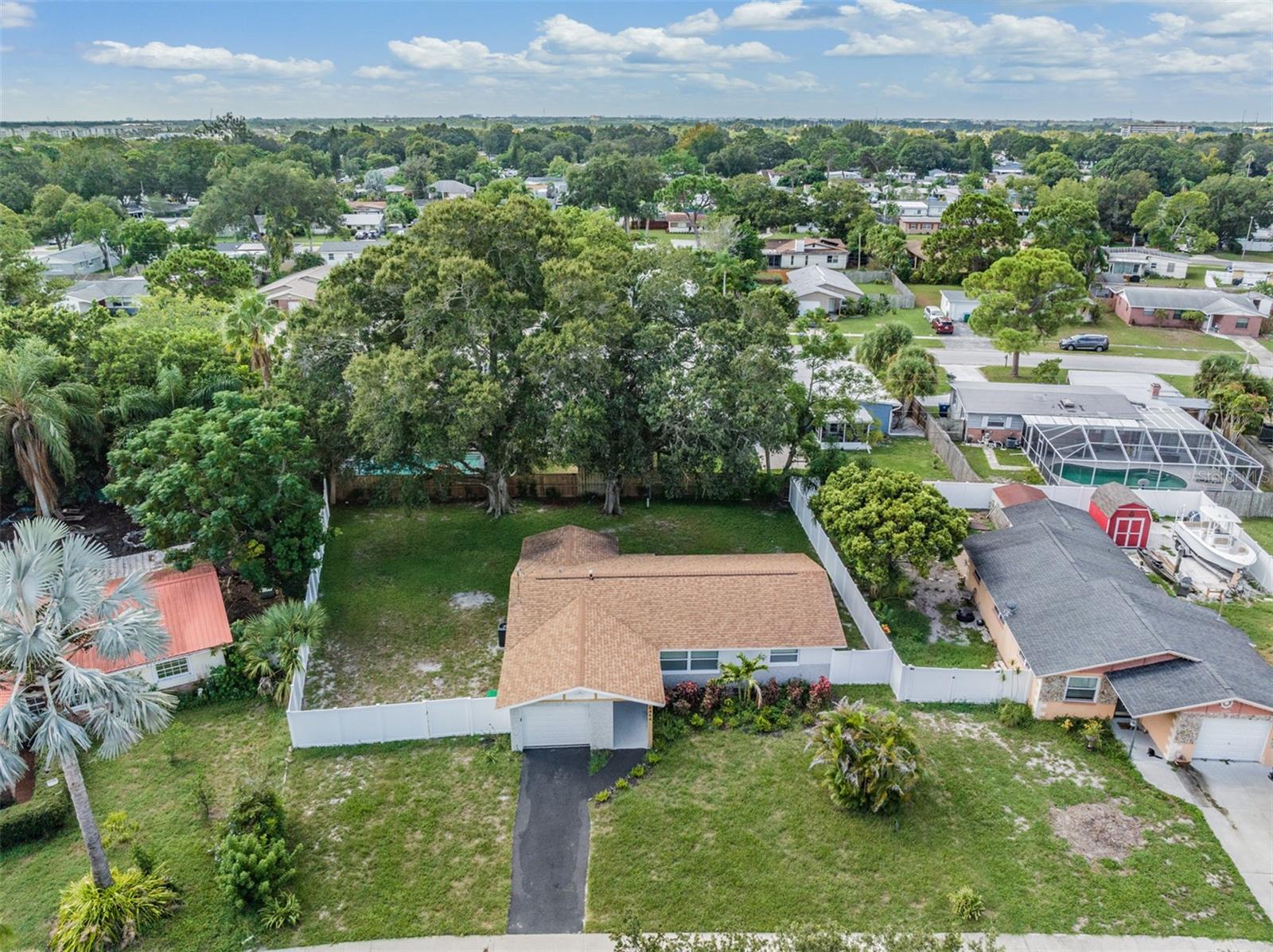 8484 LANTANA DR
