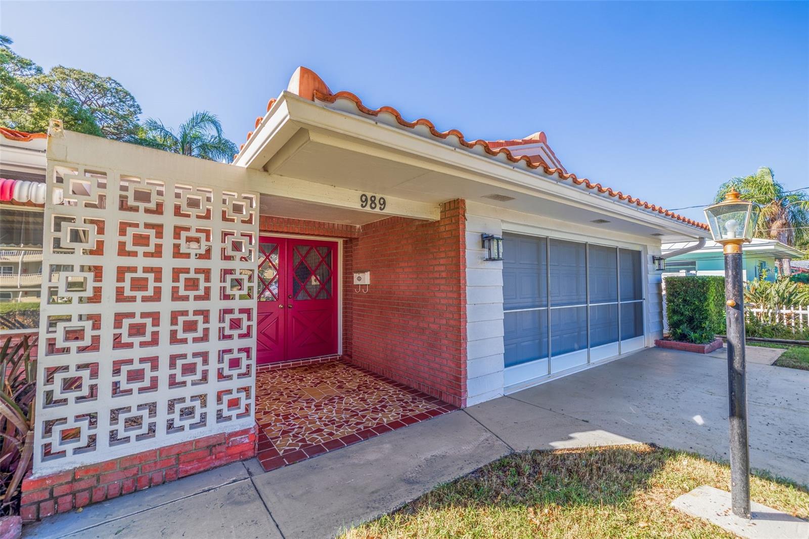 989 VIRGINIA ST