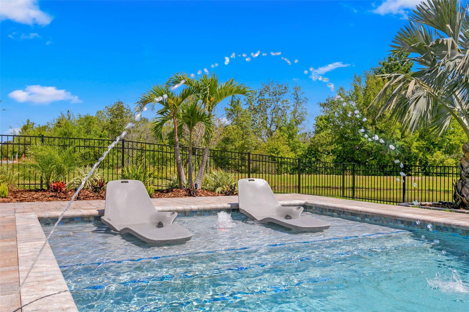 7190 GRAYBROOK DR