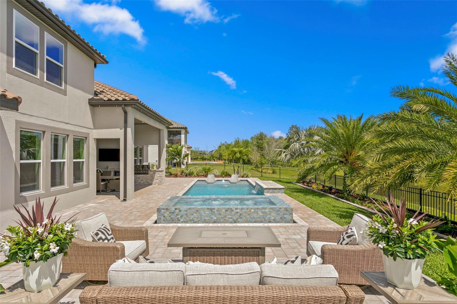 7190 GRAYBROOK DR