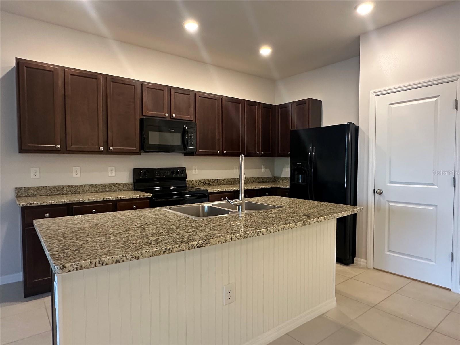 2834 SUNCOAST BLEND DR