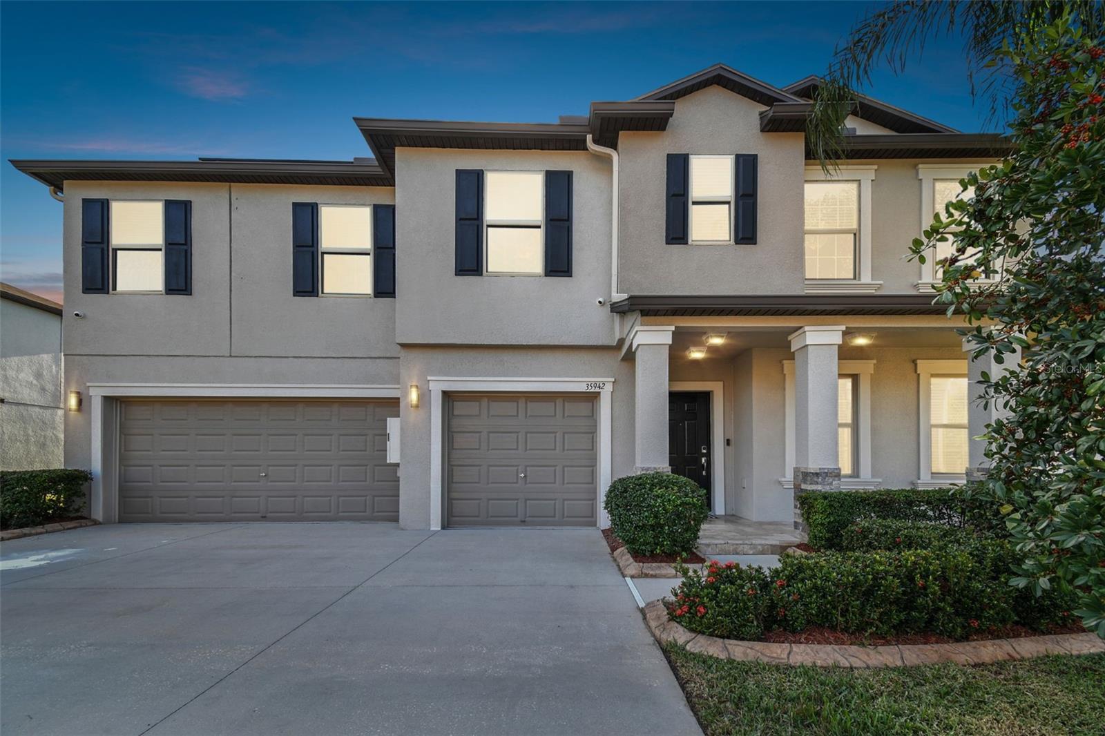 35942 SADDLE PALM WAY