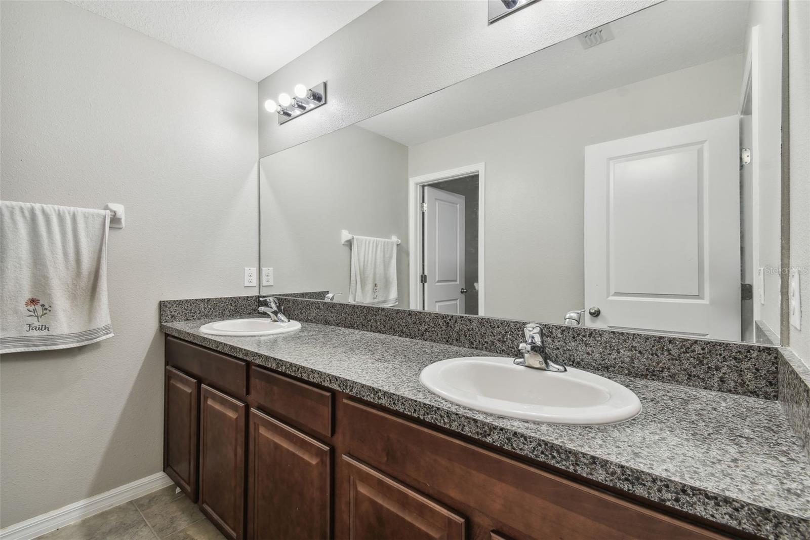 35942 SADDLE PALM WAY