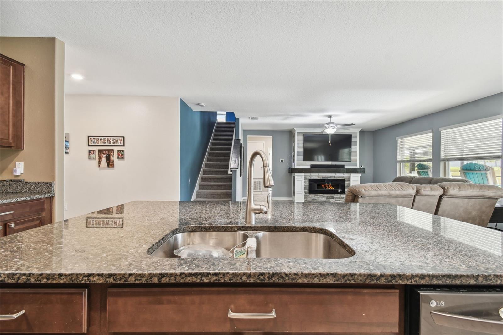 35942 SADDLE PALM WAY