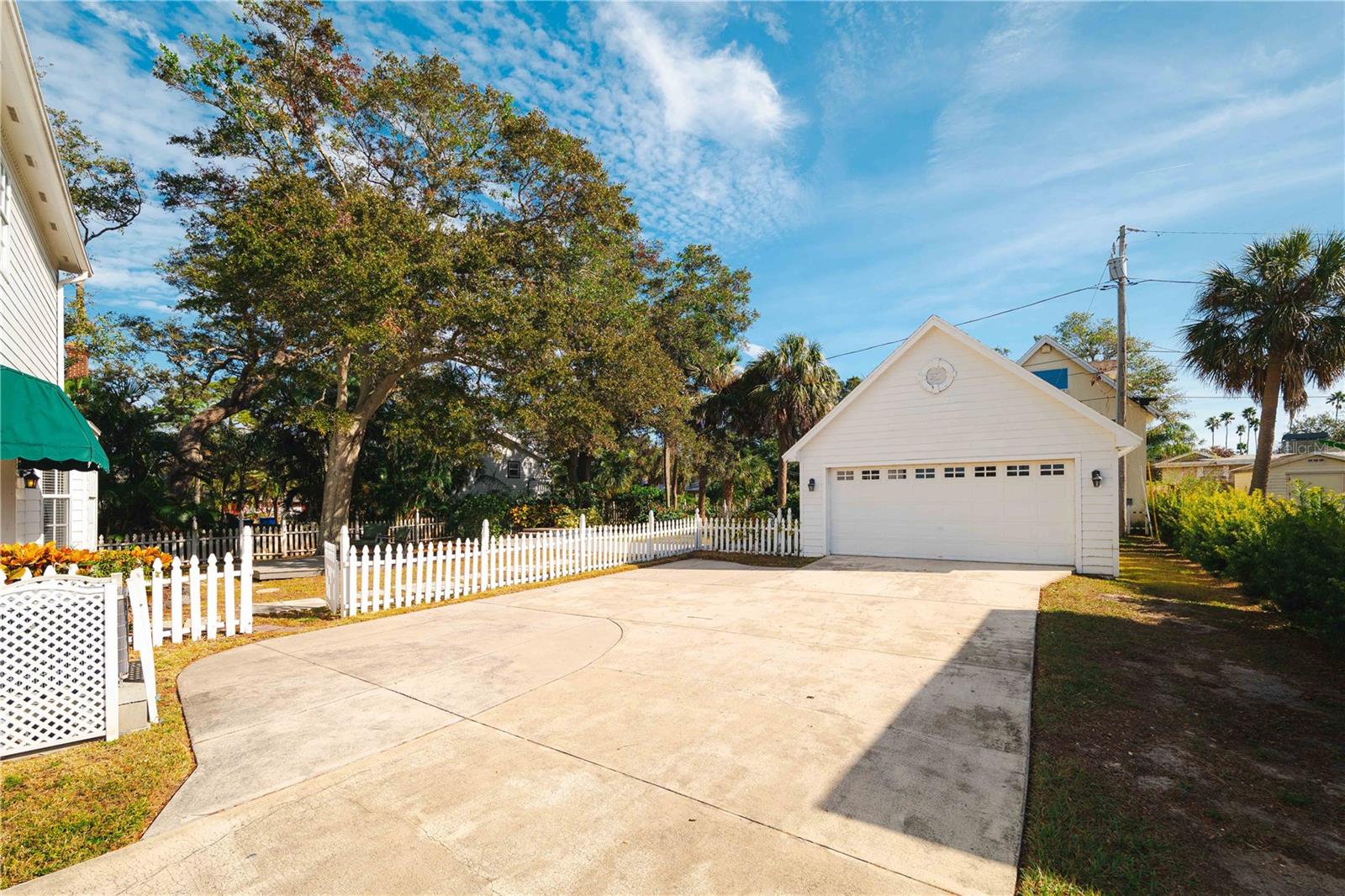 55 EDGEWATER DR