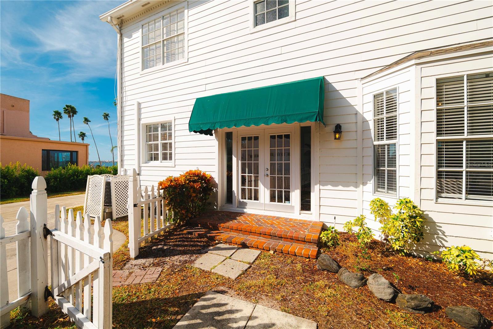 55 EDGEWATER DR