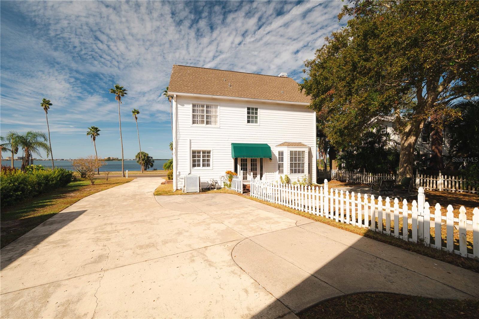 55 EDGEWATER DR