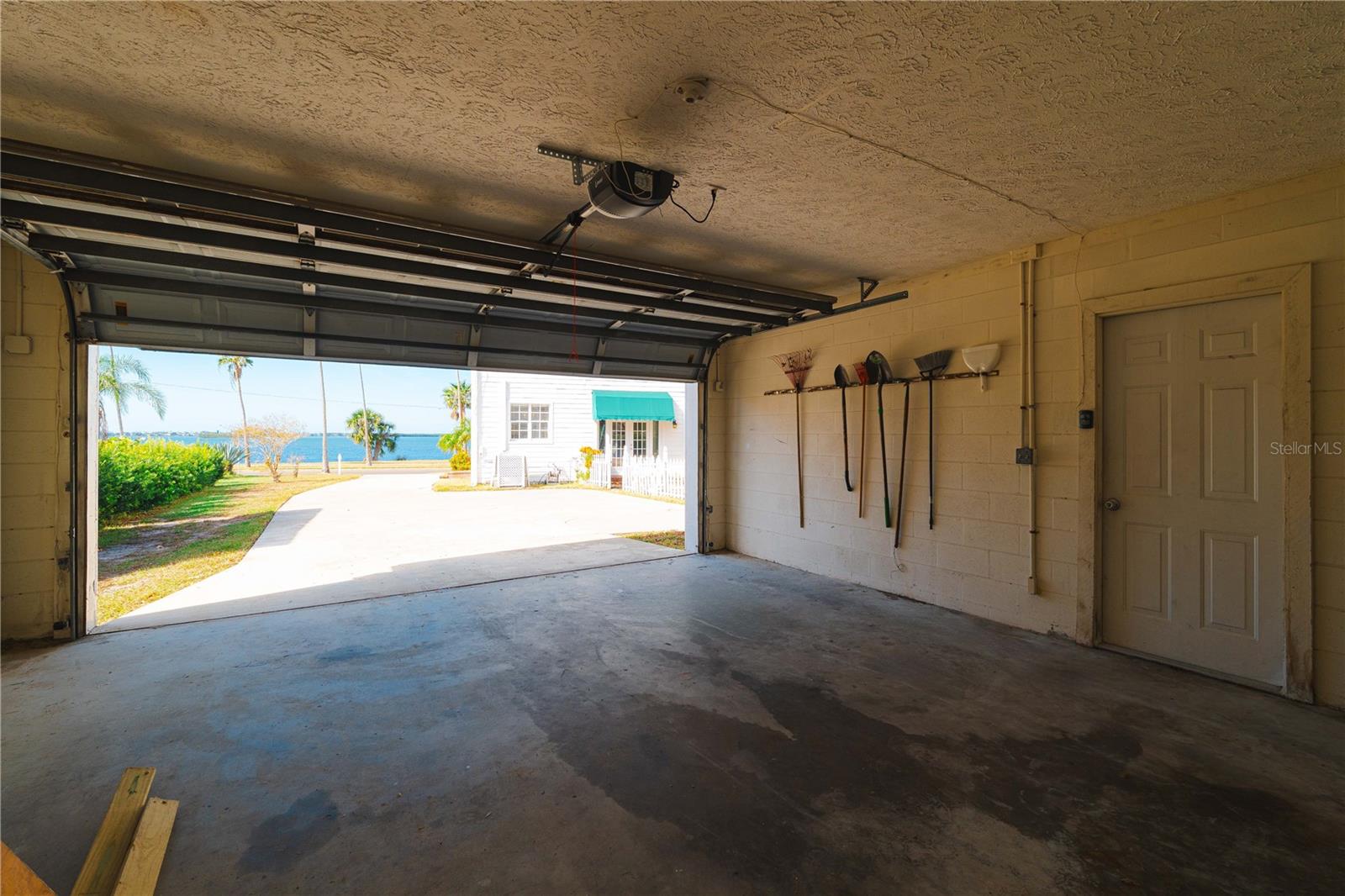 55 EDGEWATER DR