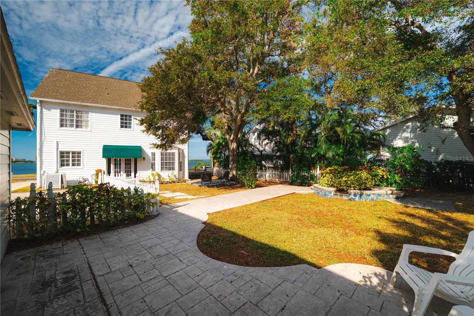 55 EDGEWATER DR