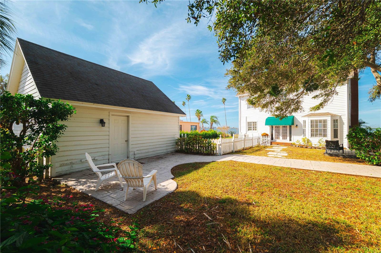 55 EDGEWATER DR