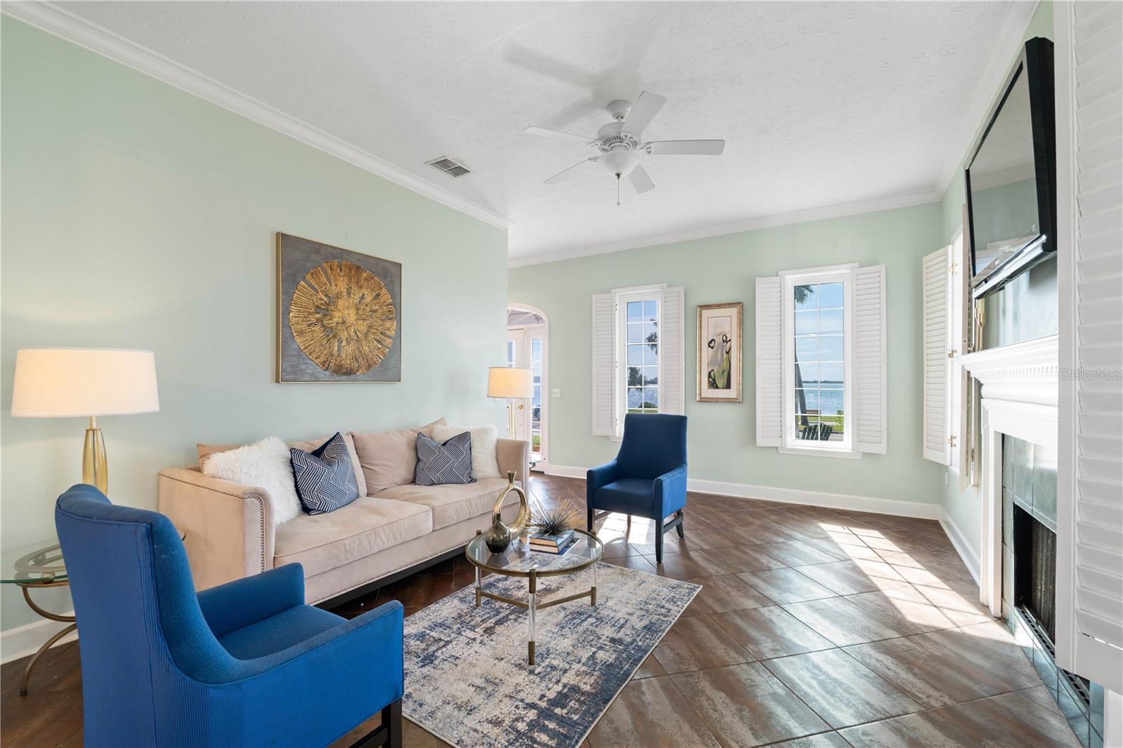 55 EDGEWATER DR