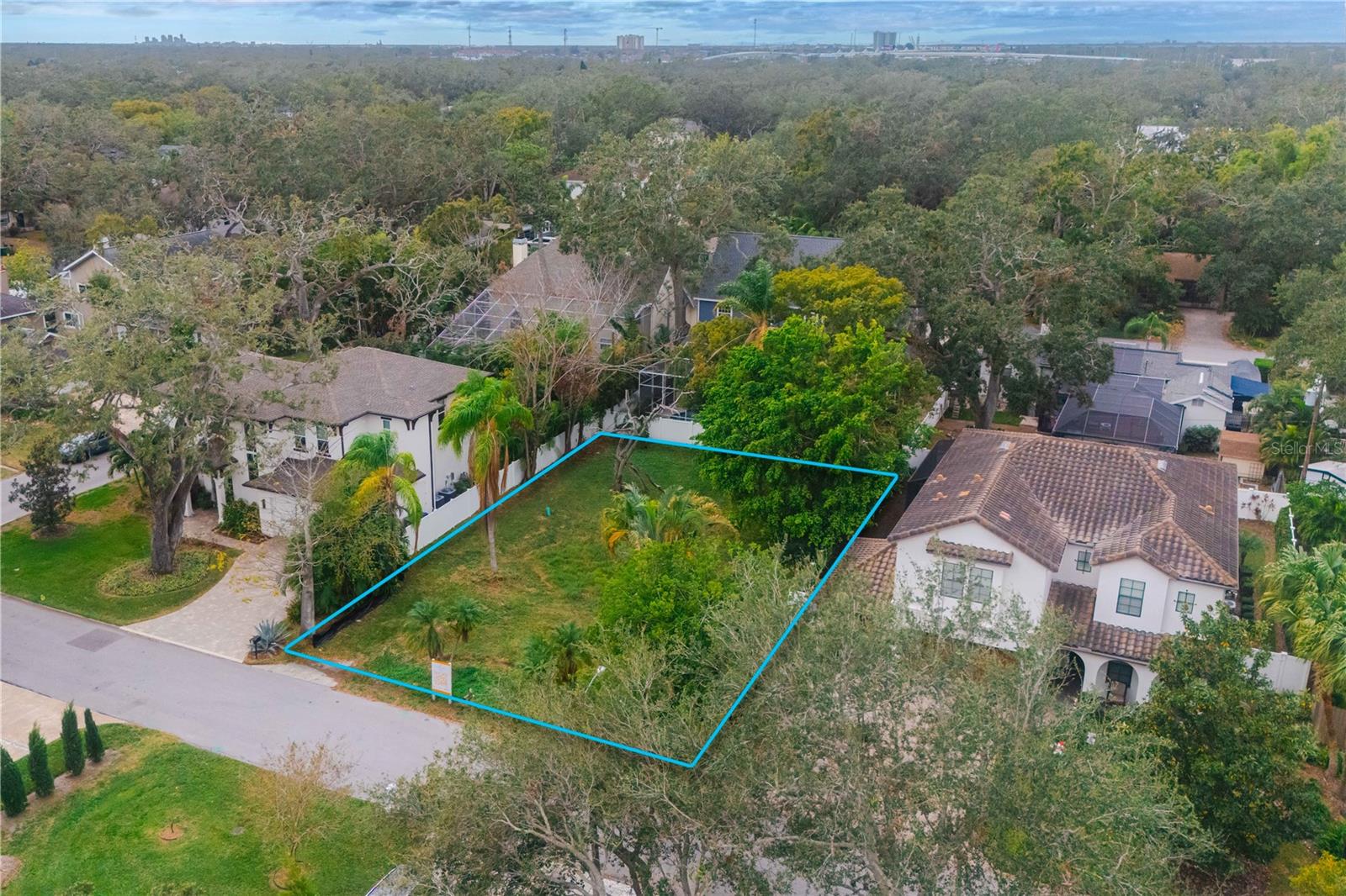 4615 S WOODLYNNE AVE