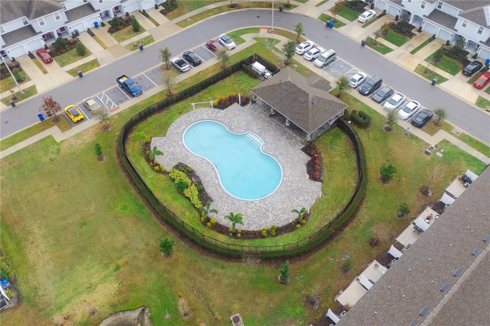 7016 SUMMER HOLLY PL