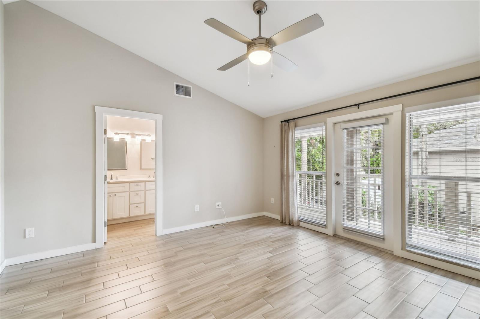 4811 BAYSHORE BLVD #302