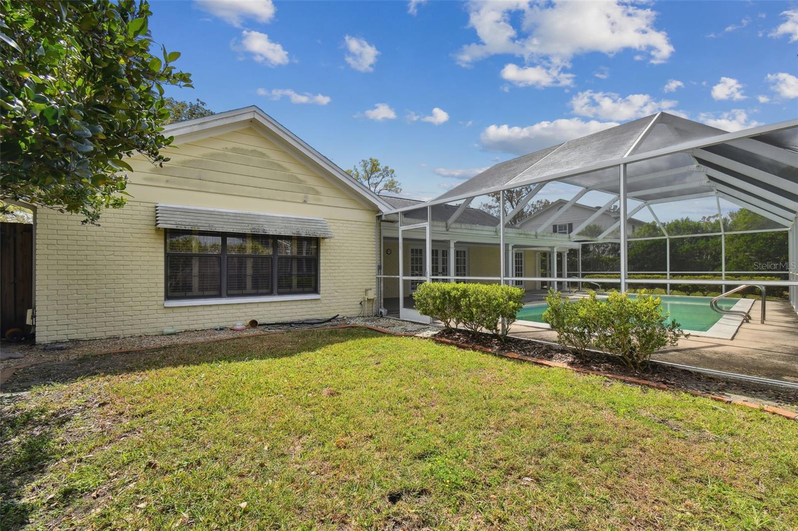 4044 PRIORY CIR