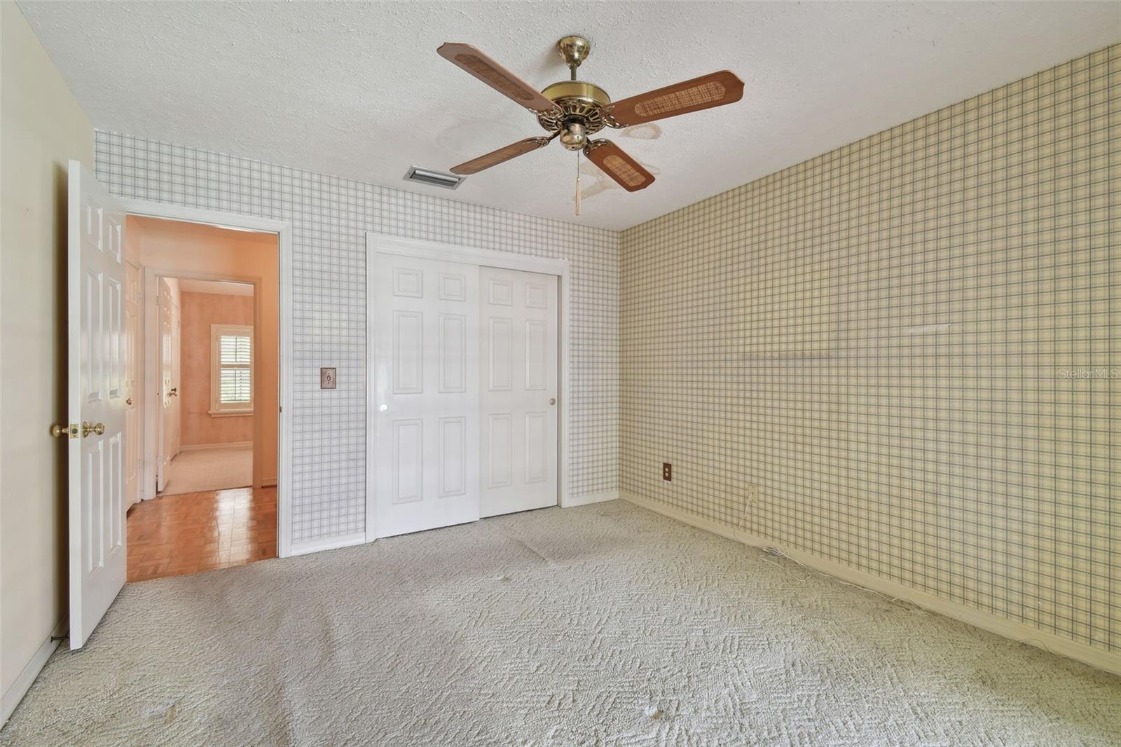 4044 PRIORY CIR