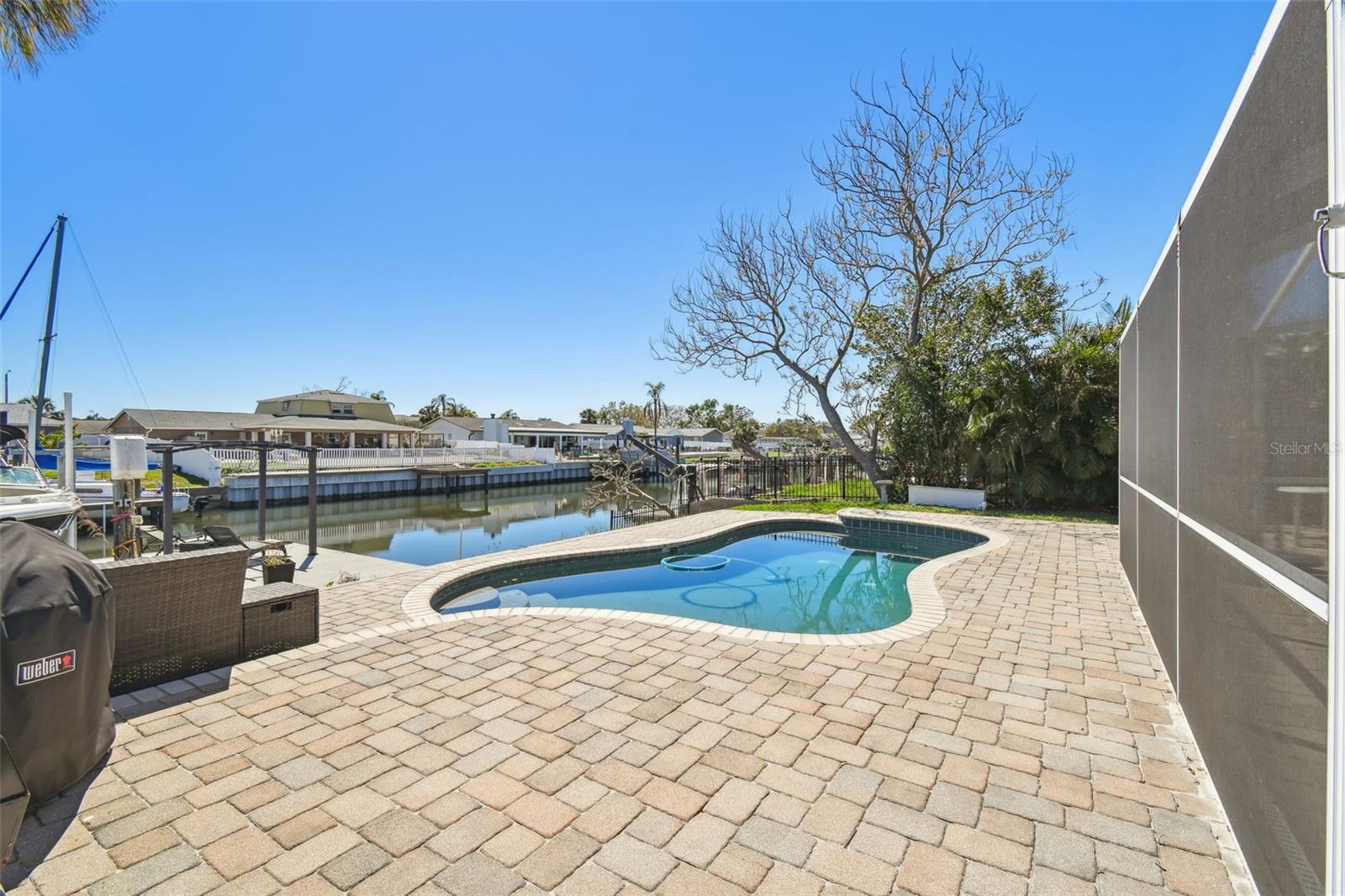8448 FLAGSTONE DR