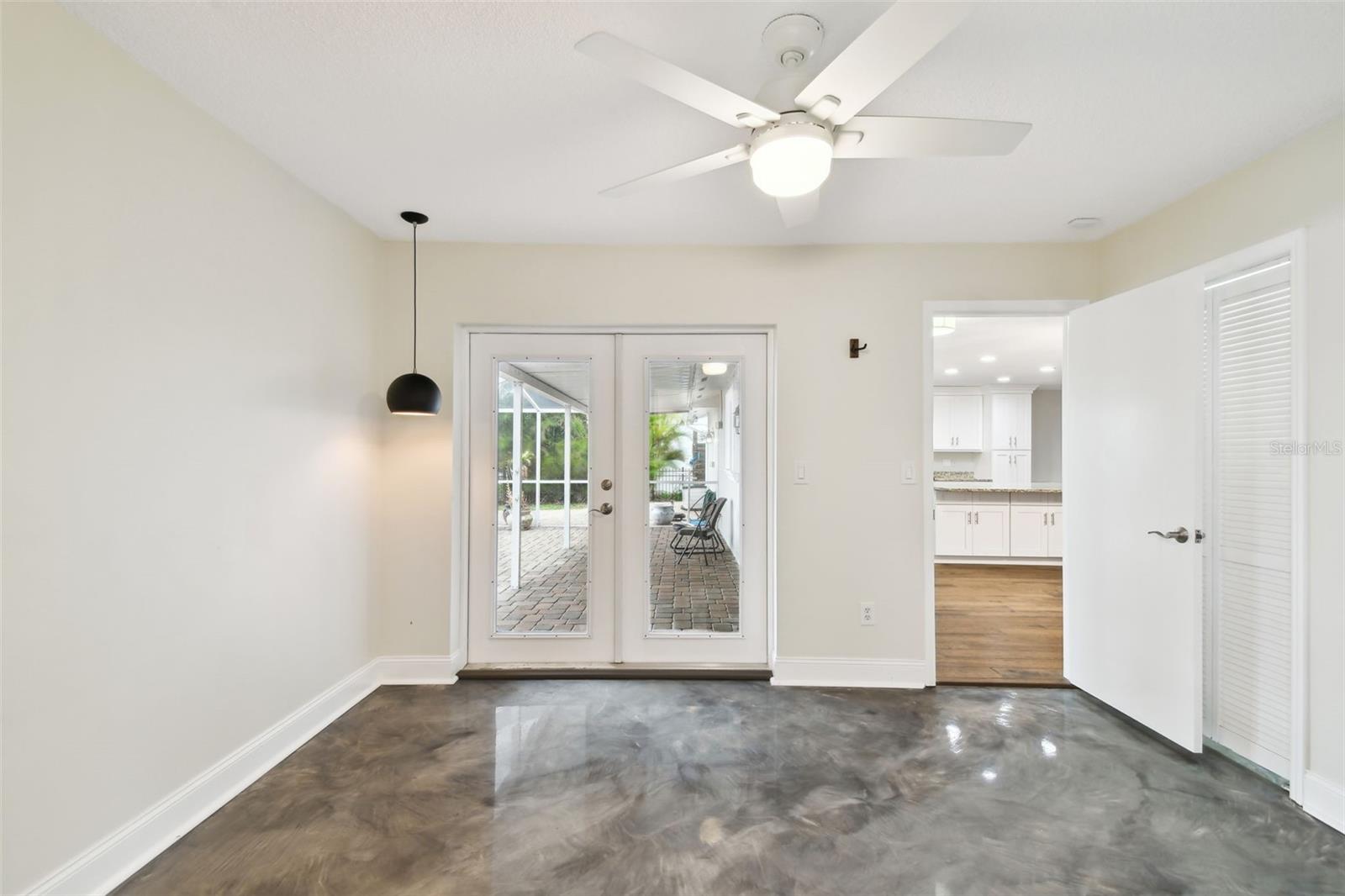 8448 FLAGSTONE DR