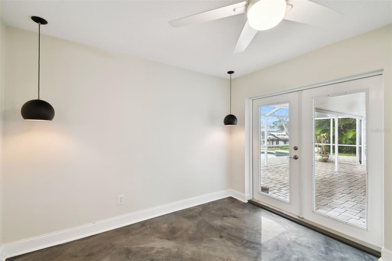 8448 FLAGSTONE DR