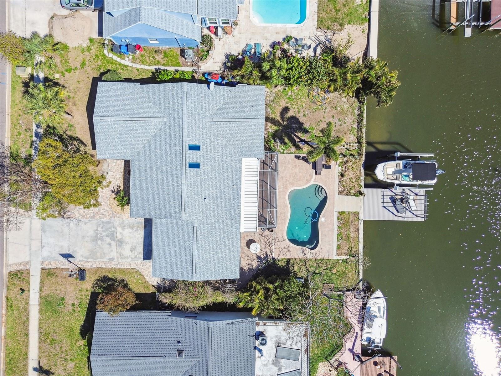 8448 FLAGSTONE DR