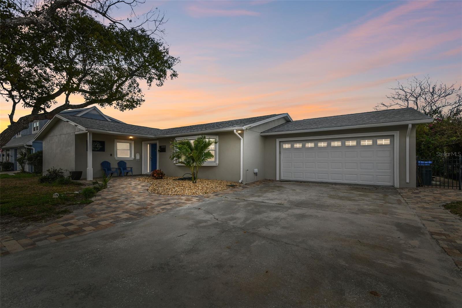 8448 FLAGSTONE DR