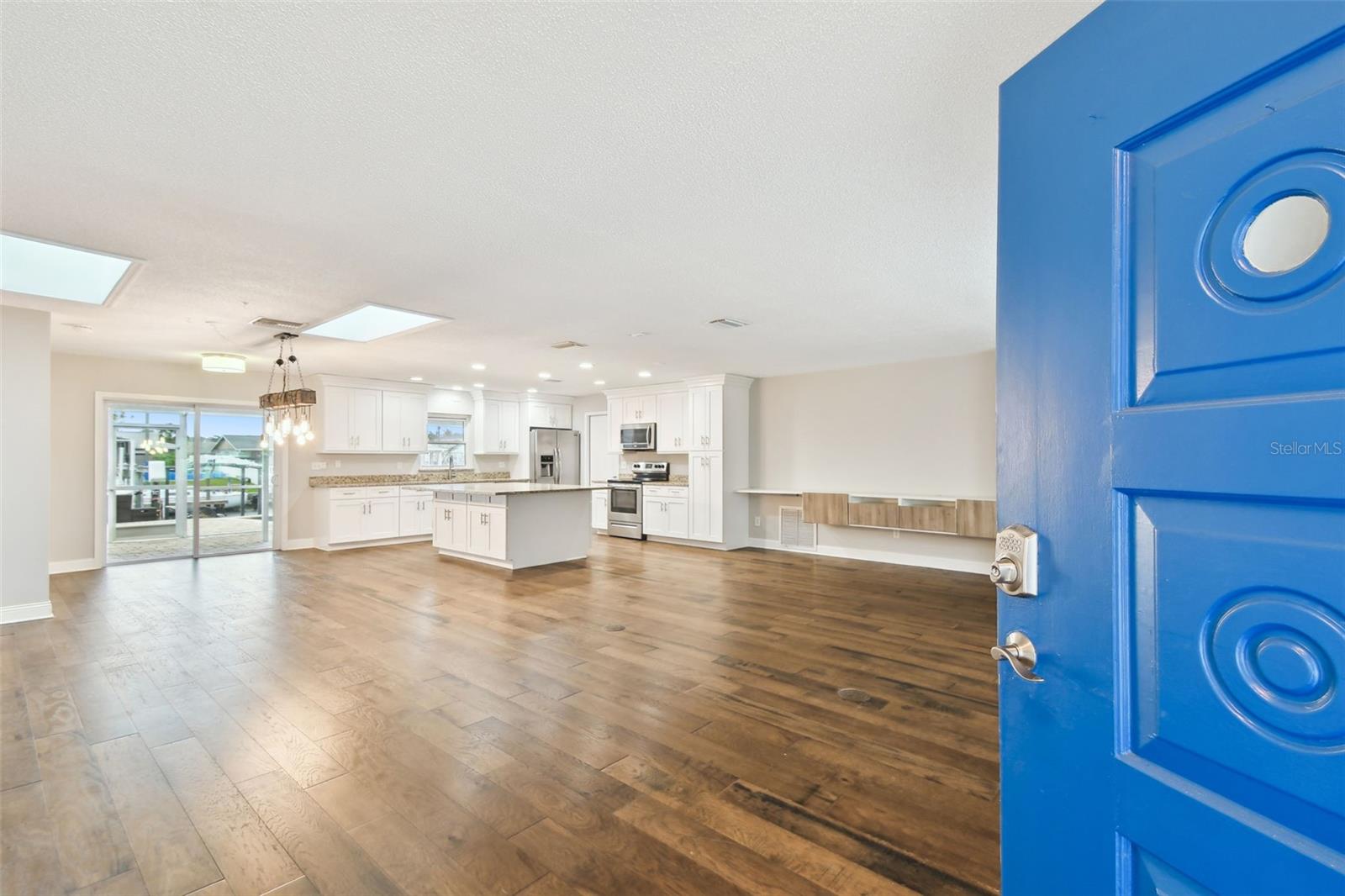 8448 FLAGSTONE DR