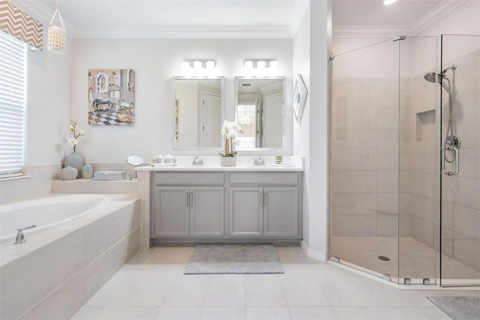 33899 ASTORIA CIR