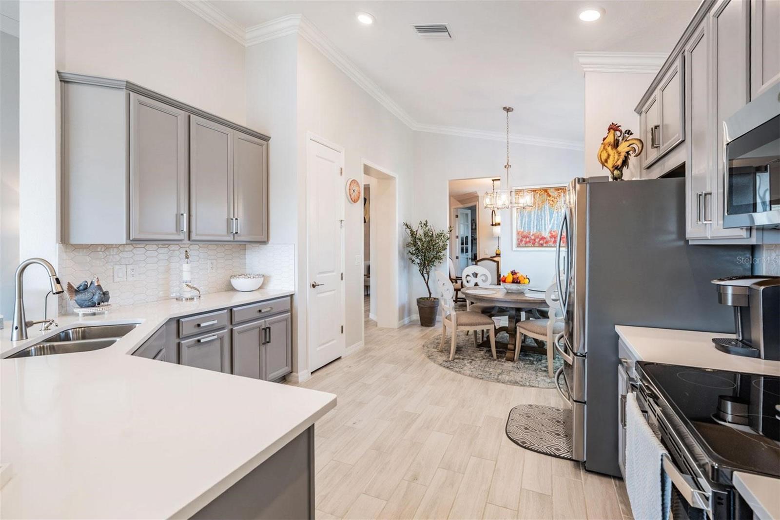 33899 ASTORIA CIR