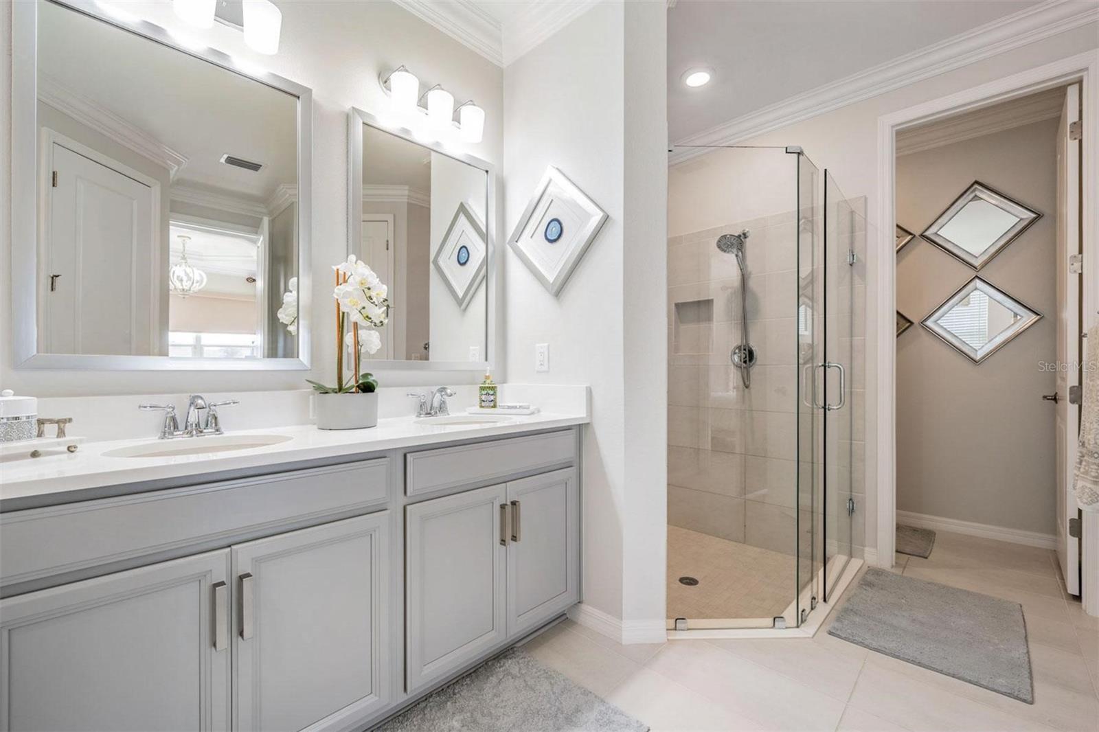 33899 ASTORIA CIR