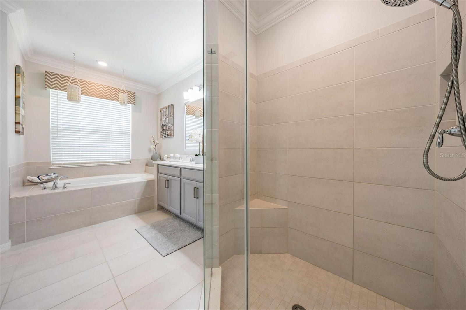 33899 ASTORIA CIR
